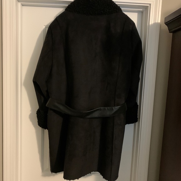 DKNY Belted Faux Shearling Coat - Picture 7 of 8